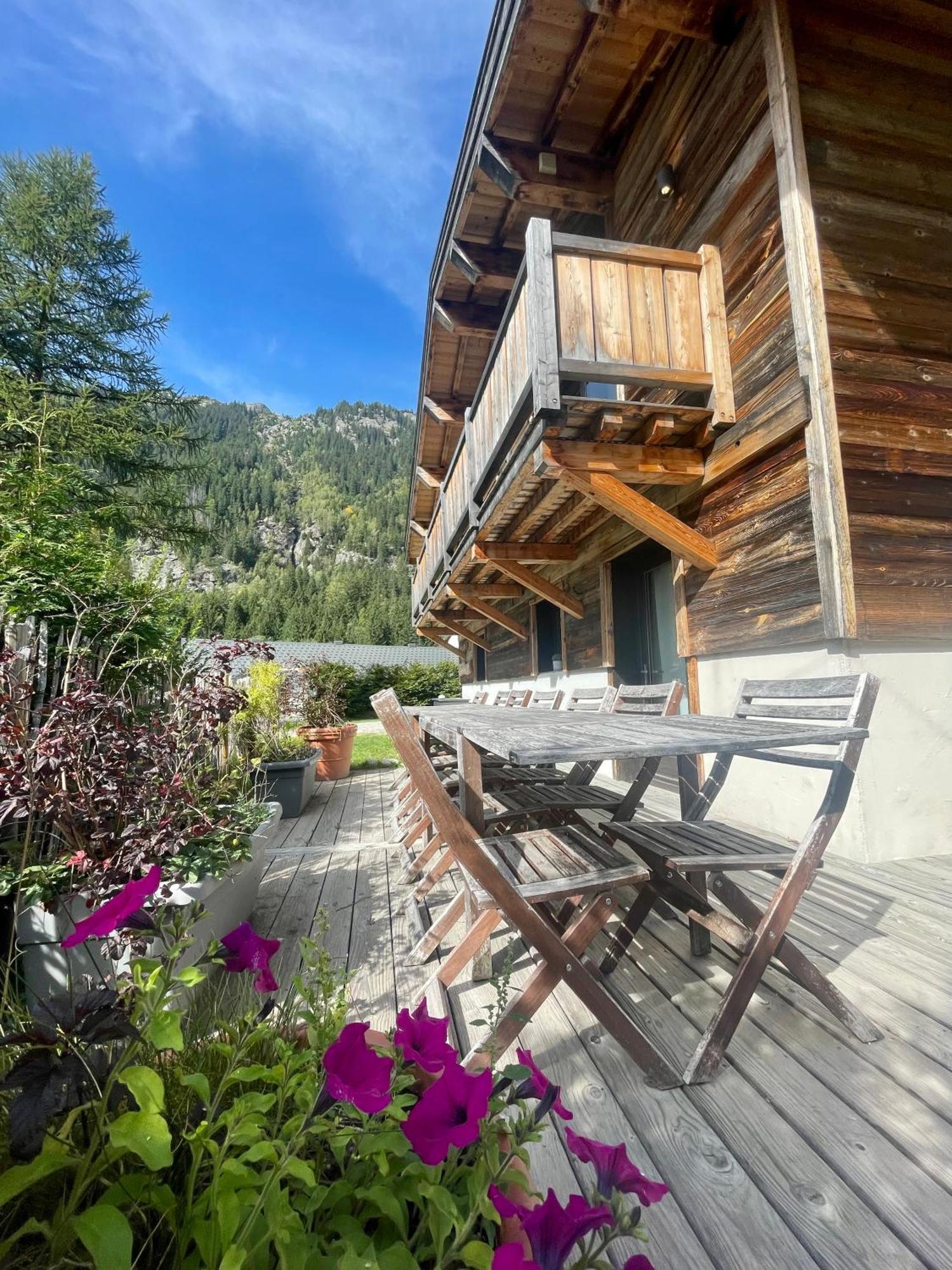 Chalet Le Petit Nicolas, Jacuzzi, Vue Mont Blanc Chamonix Exterior foto