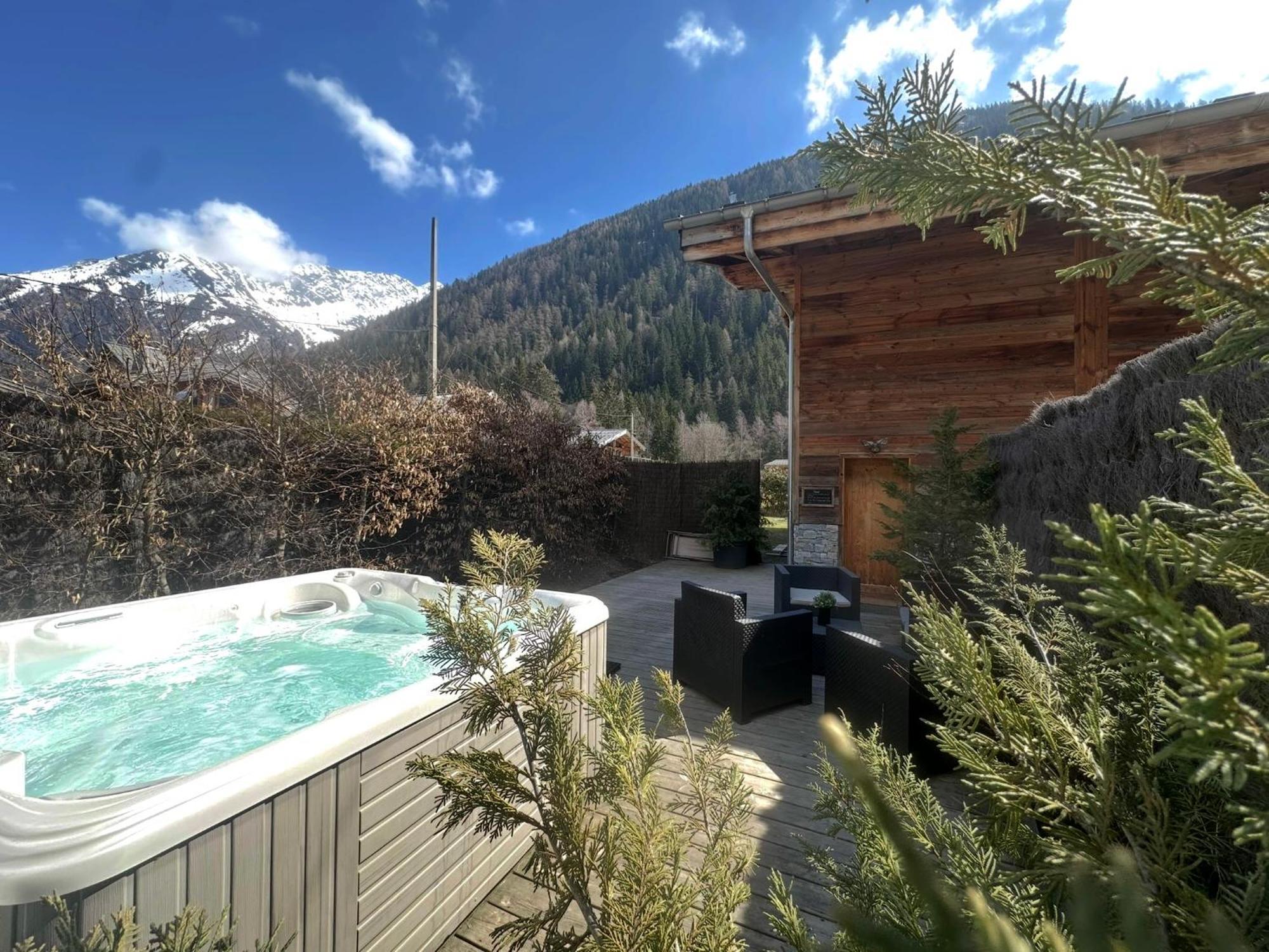 Chalet Le Petit Nicolas, Jacuzzi, Vue Mont Blanc Chamonix Exterior foto